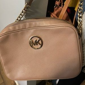 Michael kors crossbody